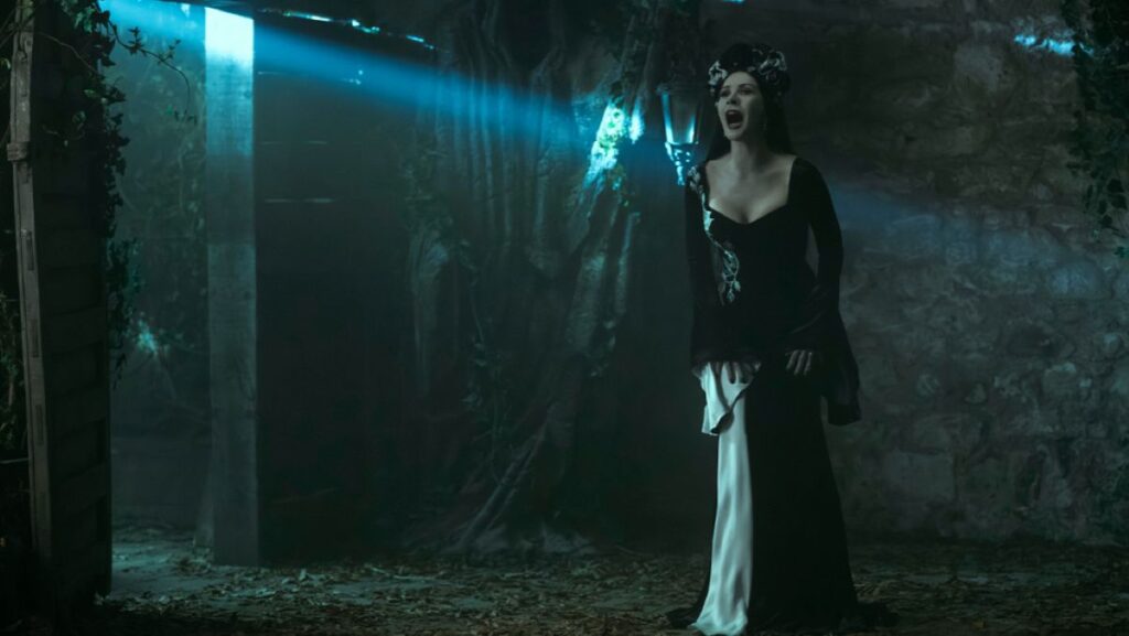 『ウェンズデー』シーズン2 キャサリン・ゼタ=ジョーンズ