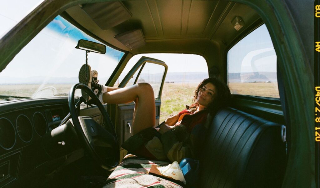 【U-NEXT】2026年4月のおすすめ配信作品!フローレンス・ピュー主演映画『We Live in Time この時を生きて』独占配信、『ユーフォリア/EUPHORIA シーズン3』ほか