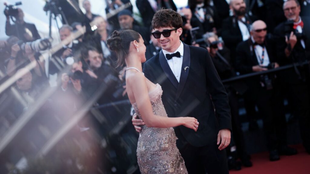 妻とカンヌ国際映画祭に出席したシャルル・ルクレール