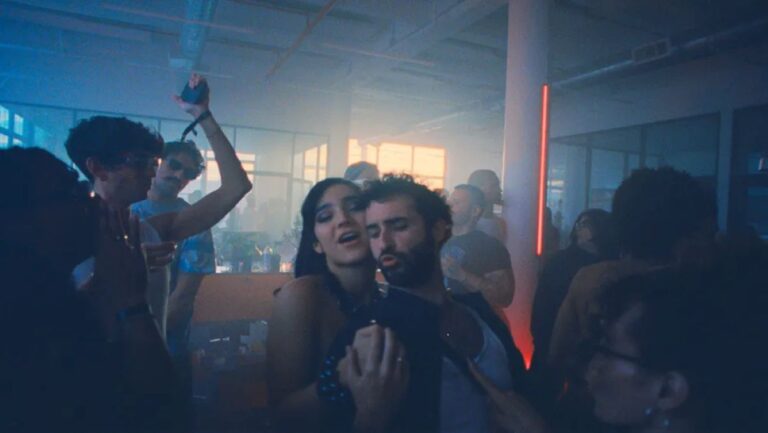 A24、カンヌ話題作『Club Kid』世界配給権を獲得　Netflixらとの争奪戦制す