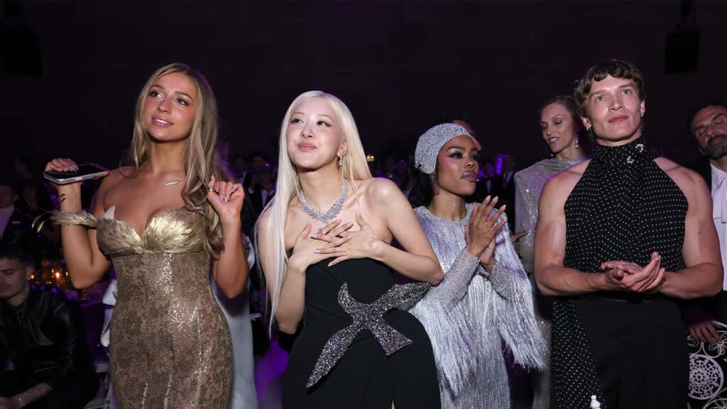 (左から)テイト・マクレー、BLACKPINKのロゼ、テヤナ・テイラー、コナー・ストーリー 写真:Kevin Mazur/MG26/Getty Images for The Met Museum/Vogue