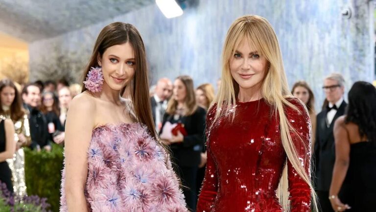 ニコール・キッドマン“母としての顔”　メットガラ2026で長女と初共演