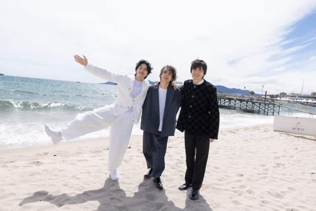 『我々は宇宙人』カンヌ熱狂!7分総立ち喝采に門脇康平監督が涙「夢みたい」