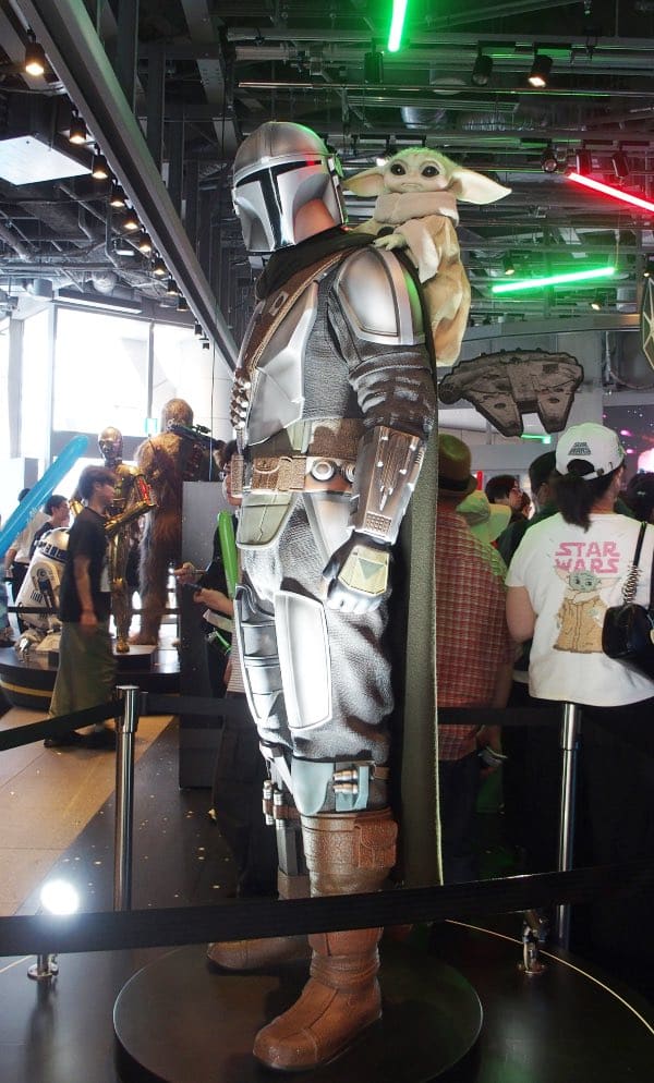 渋谷TSUTAYAの1Fの展示コーナーは見応えたっぷり!
