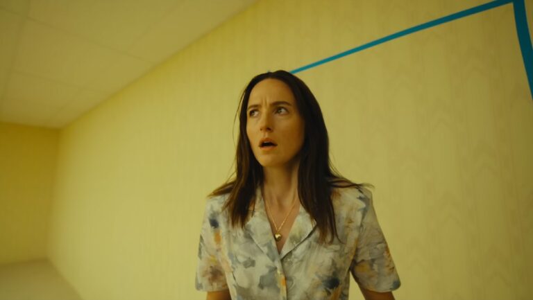 A24史上最大ヒット！映画『Backrooms』日本公開決定、20歳天才監督が生んだ“出口のない悪夢”がついに上陸