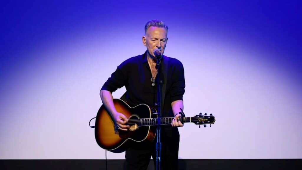 ブルース・スプリングスティーン、社会正義賞受賞　ボノ＆パティ・スミスと共演、反トランプ姿勢鮮明に