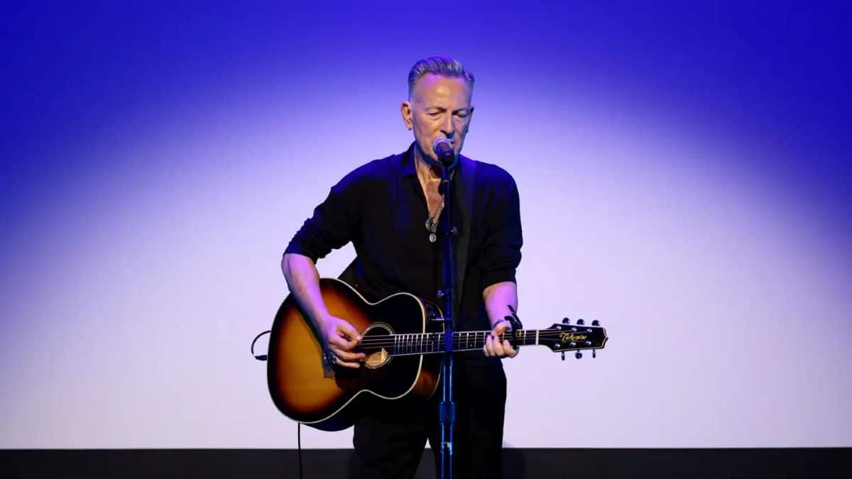 ブルース・スプリングスティーン、社会正義賞受賞　ボノ＆パティ・スミスと共演、反トランプ姿勢鮮明に