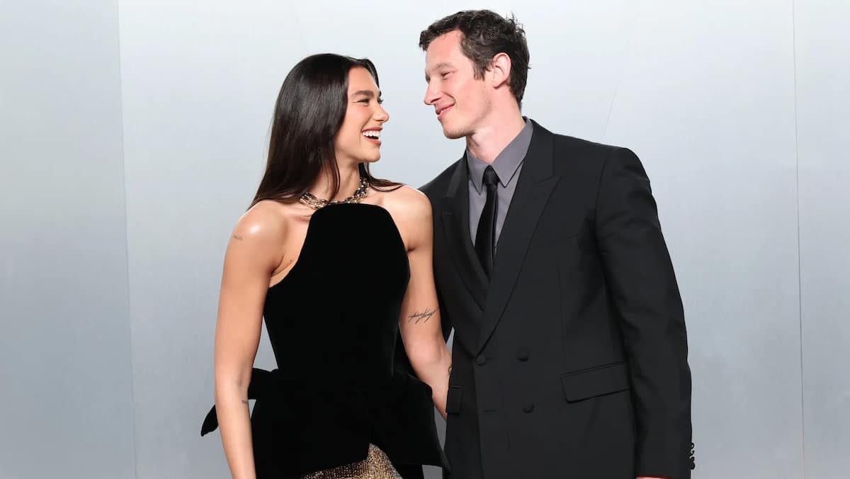 デュア・リパ結婚｜シャネル特注ドレス姿を公開　カラム・ターナーとのシチリア祝宴に注目