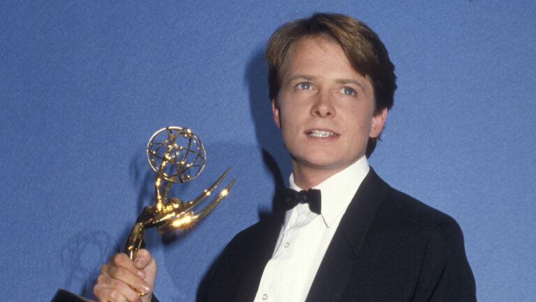 マイケル・J・フォックス、『ファミリータイズ』でエミー賞初受賞＝1986年