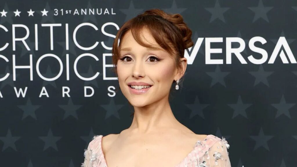アリアナ・グランデ、恋人イーサン・スレイターと静かに破局　『ウィキッド』共演から始まった恋に幕