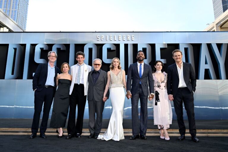 スピルバーグ新作『ディスクロージャー・デイ』NYプレミア開催！公開直前の“奇妙な一致”に驚愕「私は国家の回し者ではない」