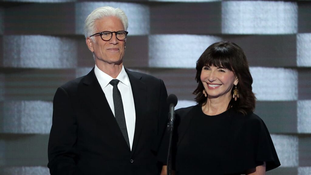(左から)テッド・ダンソン、妻のメアリー・スティーンバージェン