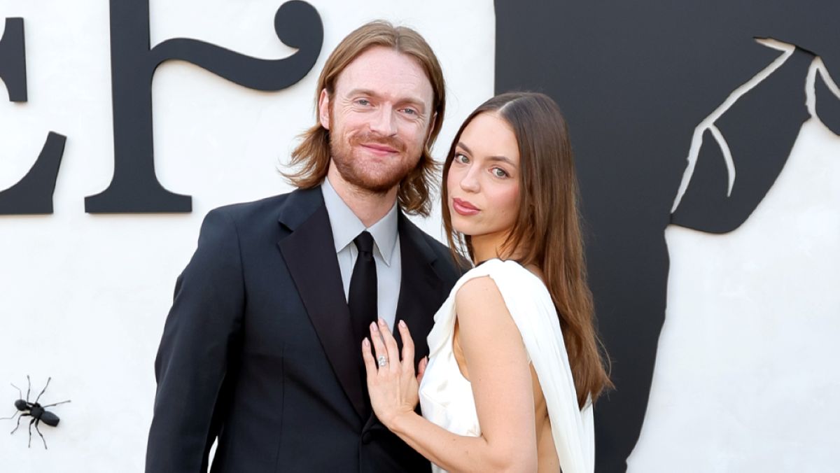 ビリー・アイリッシュの兄フィニアスが結婚　ジャスティン・ビーバー夫妻ら豪華ゲストが出席