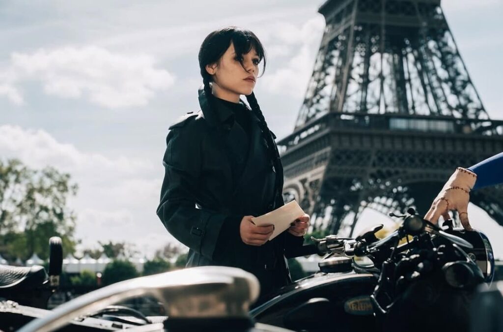 『ウェンズデー』シーズン3で何が起こる？ジェナ・オルテガが明かす、「大人になる恐怖」をめぐる新展開