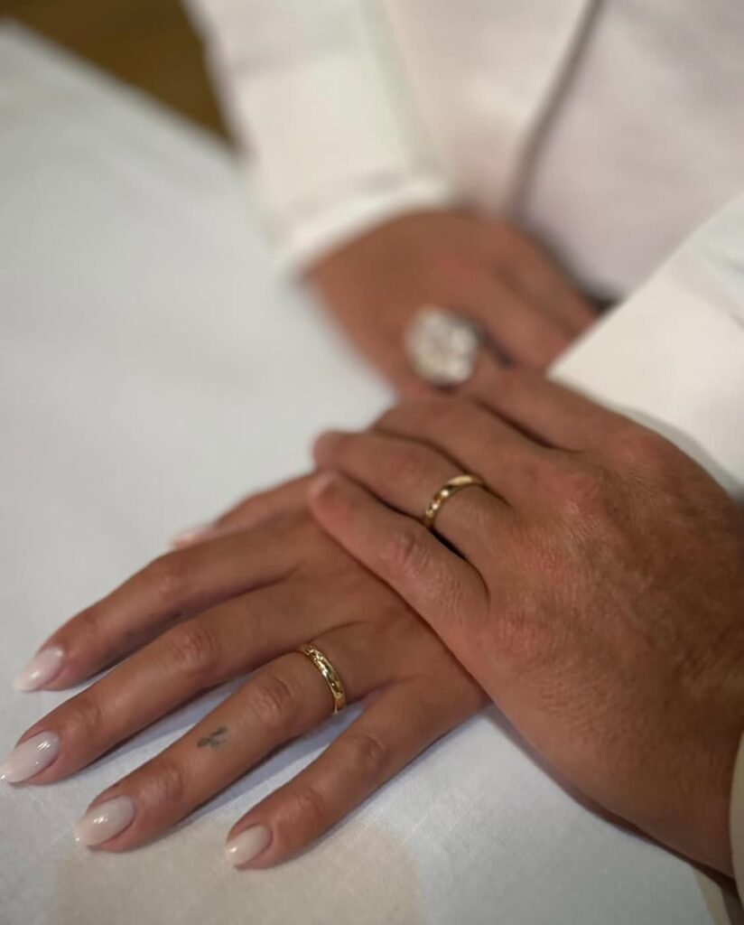 ゴールドの結婚指輪を披露したクリスティアーノ・ロナウド&妻のジョージナ・ロドリゲス