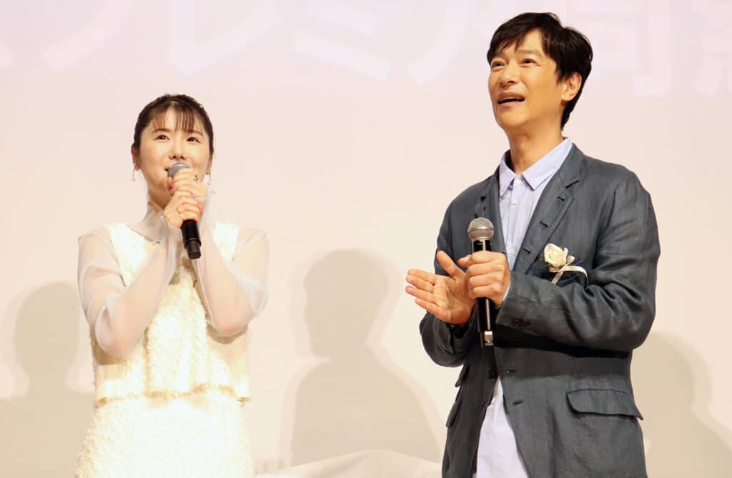 (左から)堺雅人、小野花梨