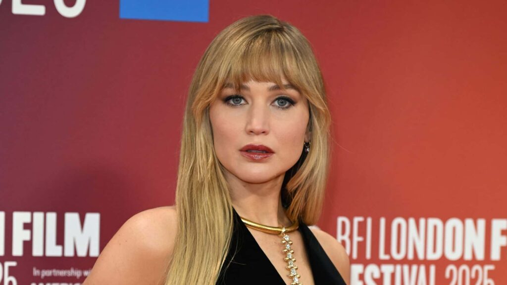 ジェニファー・ローレンス、美容整形への本音を激白!「やったら一発でバレる」諦めた話題の施術とは