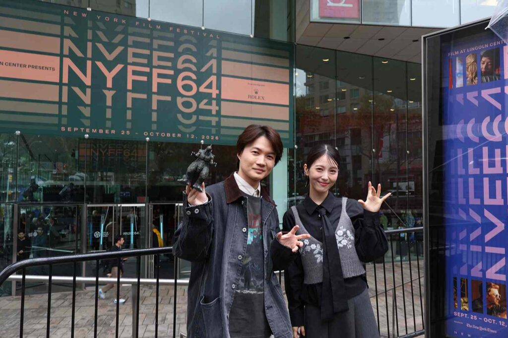 神木隆之介、浜辺美波、『ゴジラ-0.0』ワールドプレミアの会場前にて