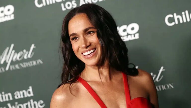 メーガン妃、父親の児童ポルノ所持疑惑にコメント