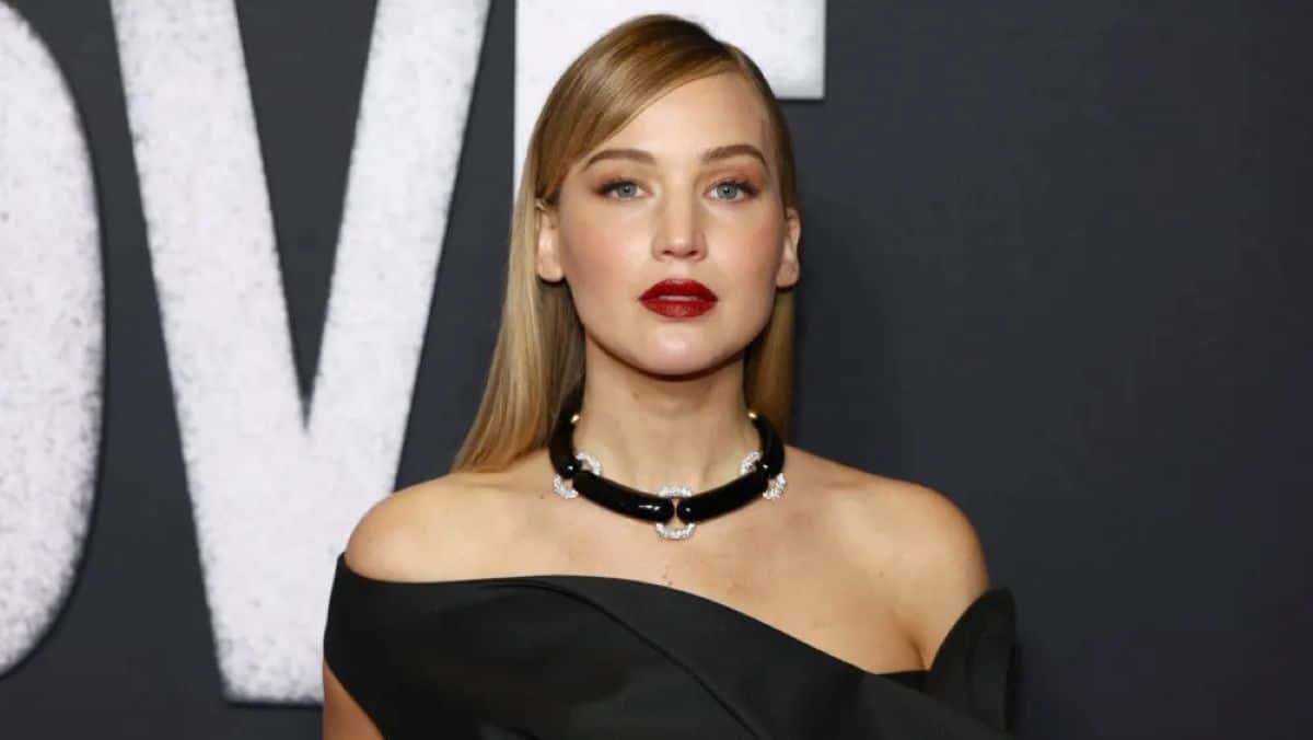 ジェニファー・ローレンス、美容整形の経験とフェイスリフト計画を明かす──新ヘアケアブランド「Mes」始動