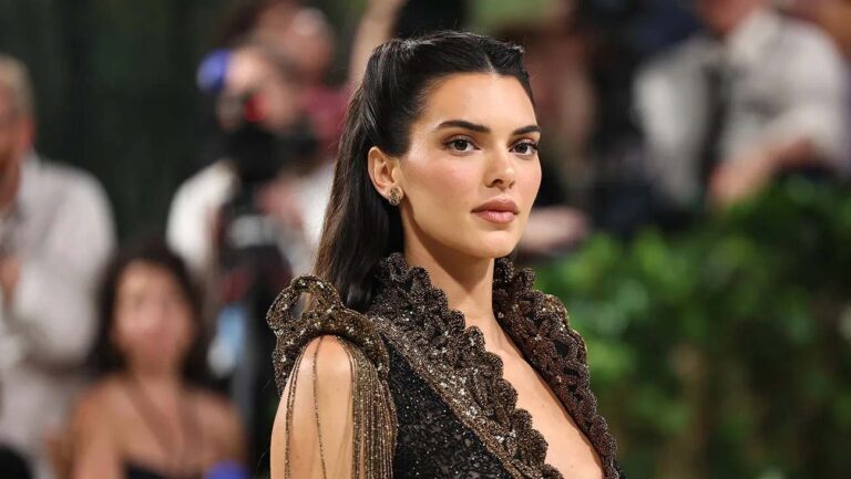 ケンダル・ジェンナー、レズビアン説に言及
