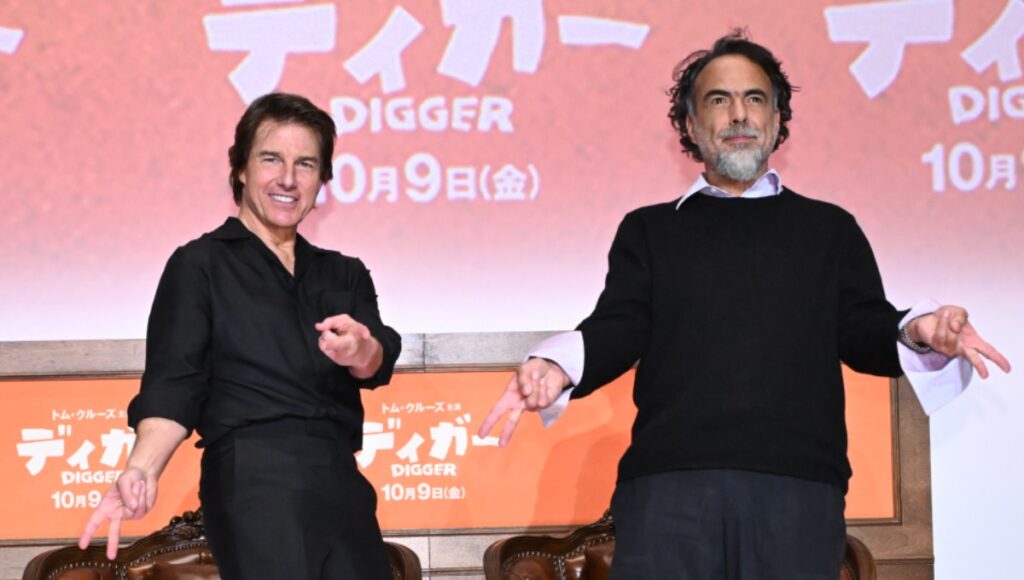 トム・クルーズ、26回目の来日で“ギャルピース”披露！ 新作『DIGGER／ディガー』で挑んだ新境地「失敗を恐れない」