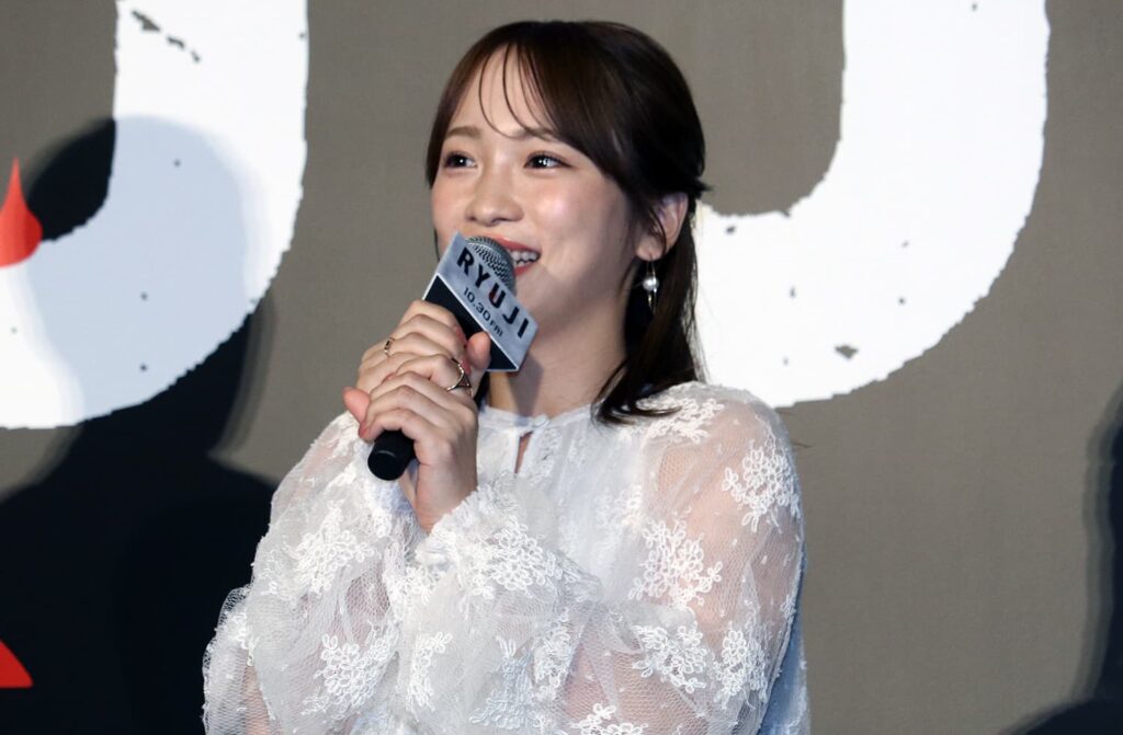 川栄李奈